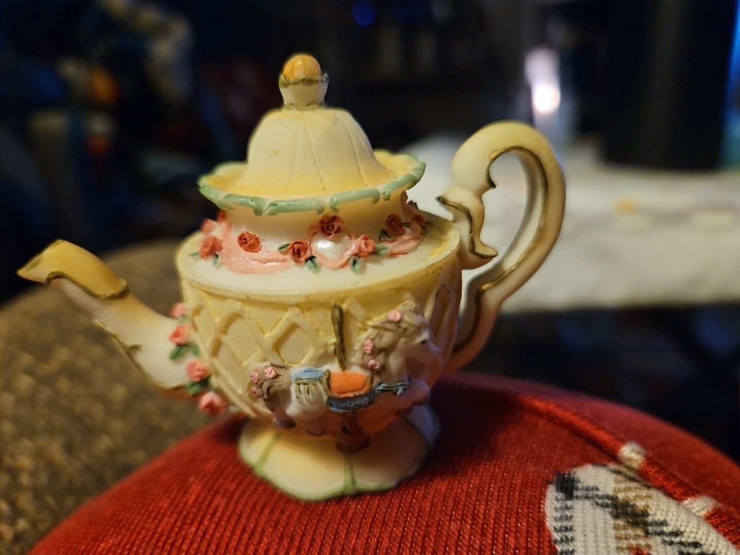 A. Richesco Corp Resin Tea Pot Lidded. Mini  Decoration.  Carasoul Horse.3 Inch