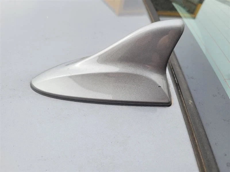 2011-2015 HYUNDAI ELANTRA 屋顶安装鲨鱼天线灰色 962103X000P3G — 第 4/4 张图片