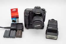 Canon EOS 40D 10.1MP Digital SLR Camera - Black Kit w/ EF-S IS 18-55mm Lens 