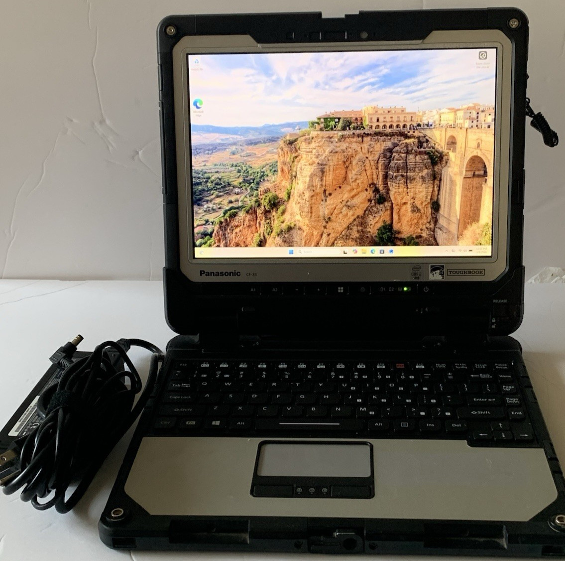 Panasonic Toughbook CF-33 i7-10810U 1.10GHz 256GB M.2 32GB Ram 4G GPS Touch Good