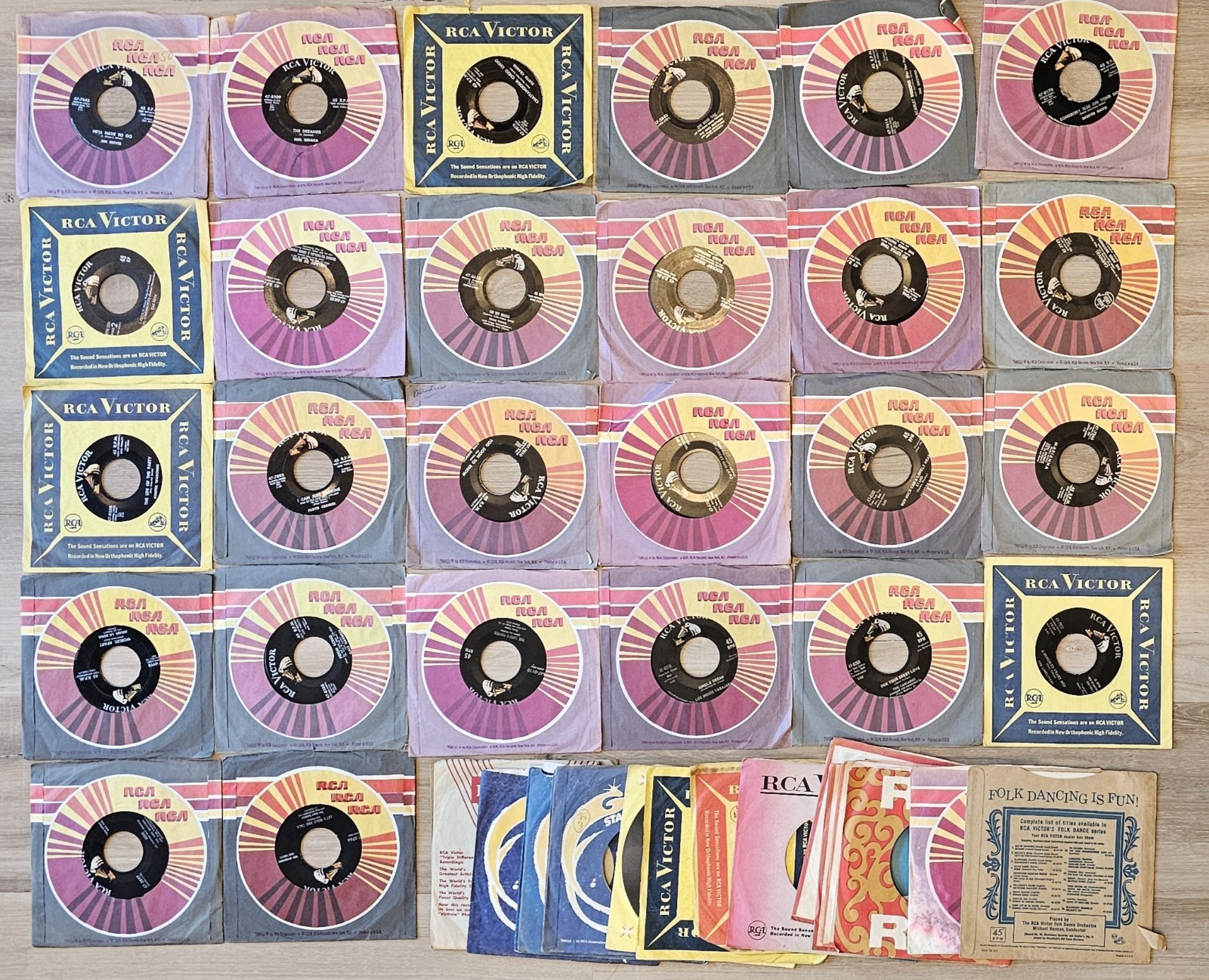 Vintage 1950s-60s RCA Records Lot of 26 Black Vinyl 45 RPM 7 Inch with 17 Sleeves VG-EXMT Condition