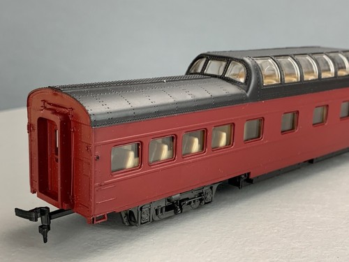 HO AHM Rivarossi 6655-02 85' Vista Dome Passenger Coach, Burgundy HO4856 | Zustand: Used