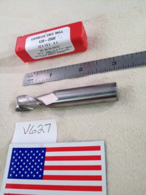1 NEW HTC 1/2'' DIAMETER CARBIDE END MILL 120-2500 2 FL SQ BRITE.  1'' LOC (V627)