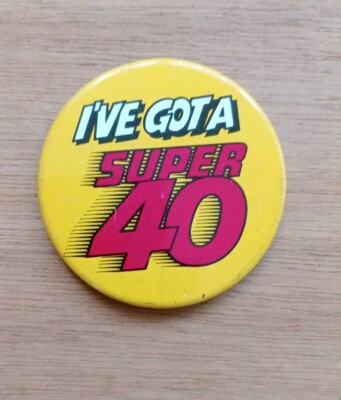 *RAR* Super 40 Vintage Metallabzeichen Motoring