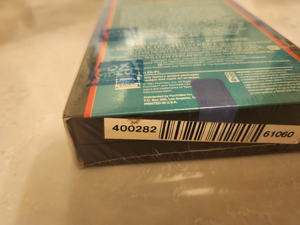 Miracle on 34th Street VHS The Original 1947 Holiday Classic Factory Sealed B&W - Image 3 of 4