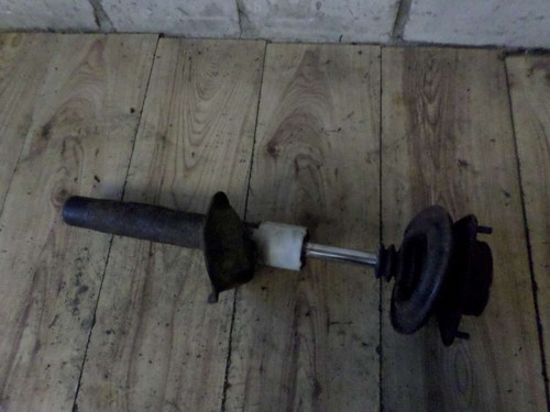 VW Polo 6N Stoßdämpfer Vorne