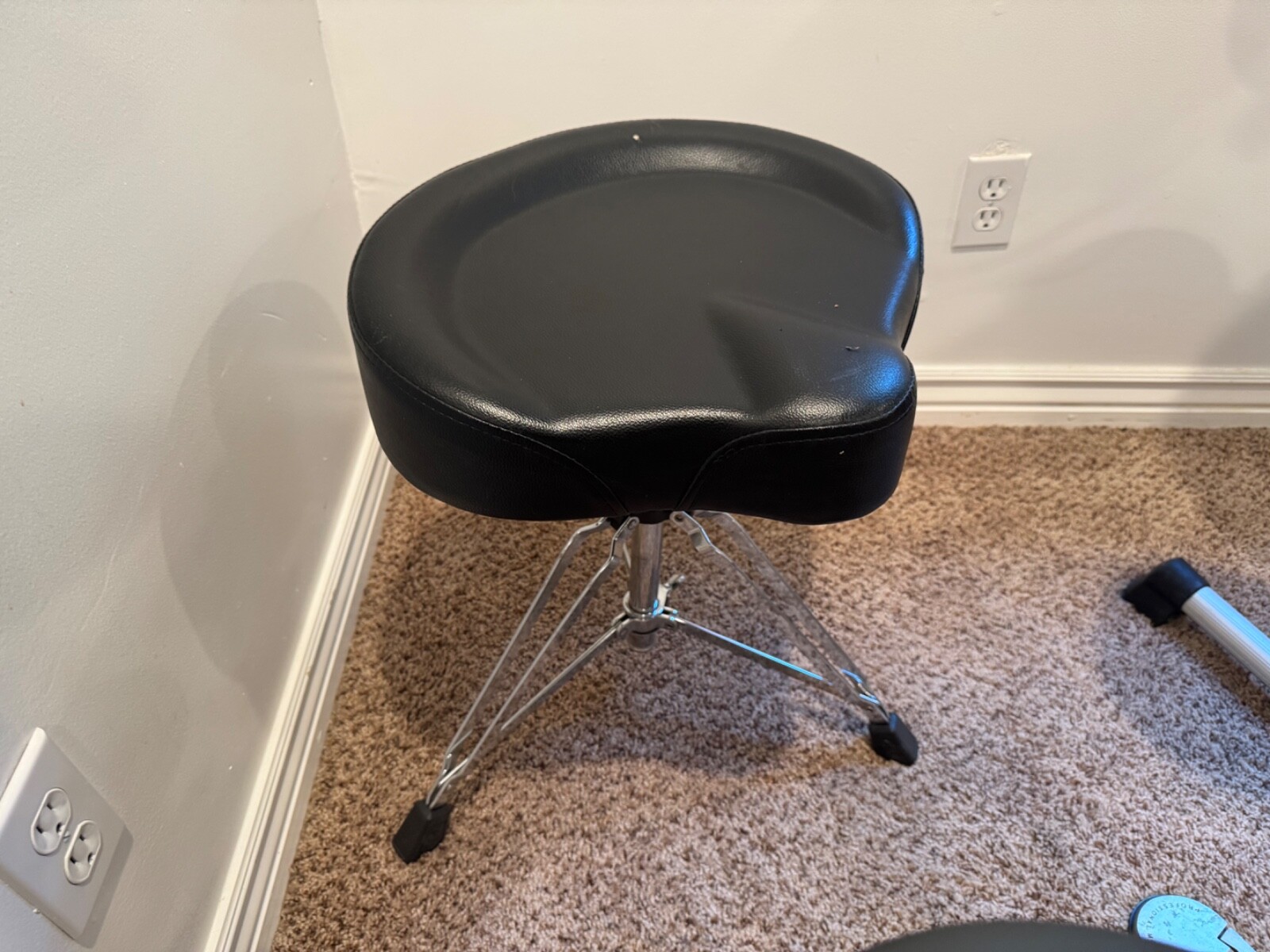 Yamaha RS70 Electronic Drum Kit with double bass pedals and Drum Throne