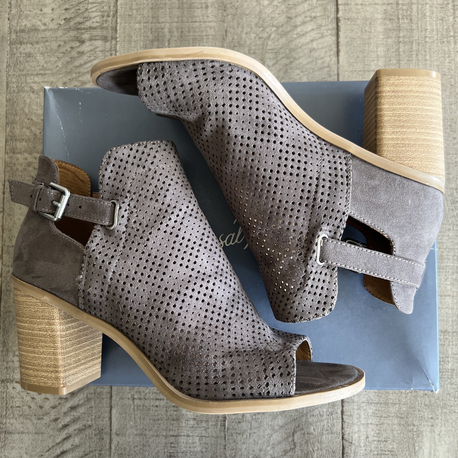 Universal Thread Lizzy Microsuede Bootie Gray Siz… - image 1