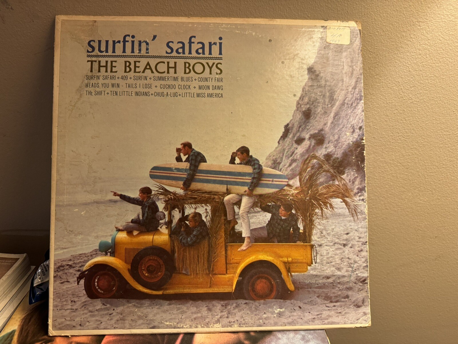 VINYL LP THE BEACH BOYS SURFIN SAFARI UK MONO PRESSING T 1808 1963