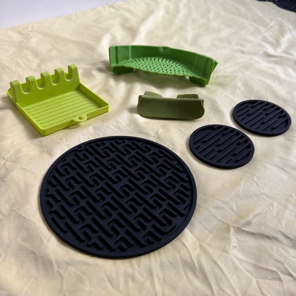Kitchen Tools Bundle Spoon Tray Silicone Trivet Coasters Pot Holders Funnels - Image 4 of 4
