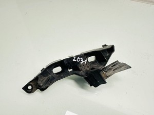 Volkswagen Touran III 2018 Halterung Stoßstange Stoßfänger vorne 5TA807184