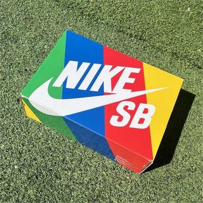 Nike SB Dunk High Red Green Skateboarding Shoes with Strawberry Insoles
