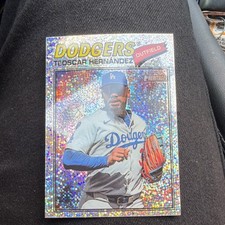 Topps Heritage 2026 Teoscar Hernandez Los Angeles Dodgers Silver Sparkle #93