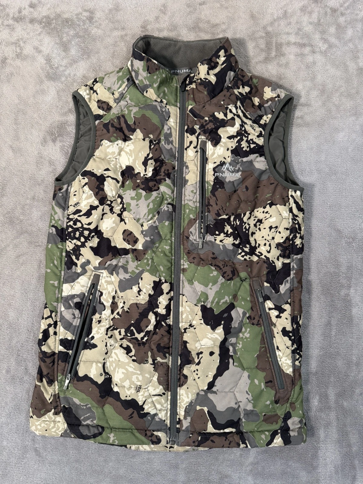 Pnuma insulator vest mens small camo hunting field utility