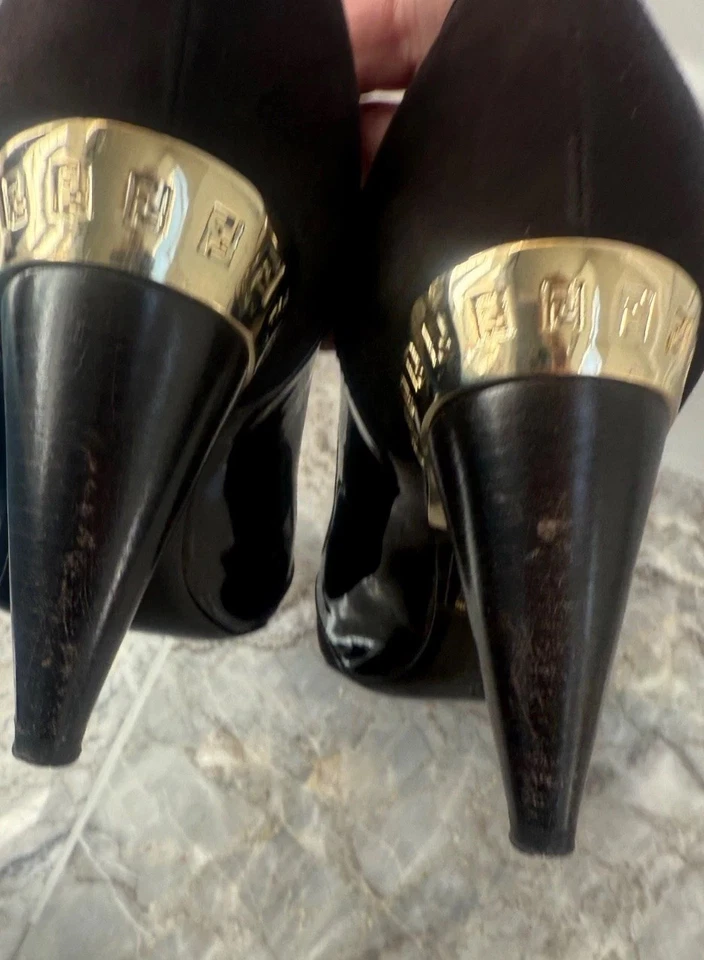 FENDI Chocolate Brown suede /Patent Leather Peep Toe Heels sz 38.5/ US 8.5 - Image 3 of 4