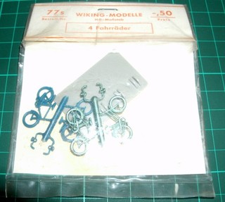 Wiking H0 1:87 Bausatz 4 Fahrräder mit Ständer # 77 s