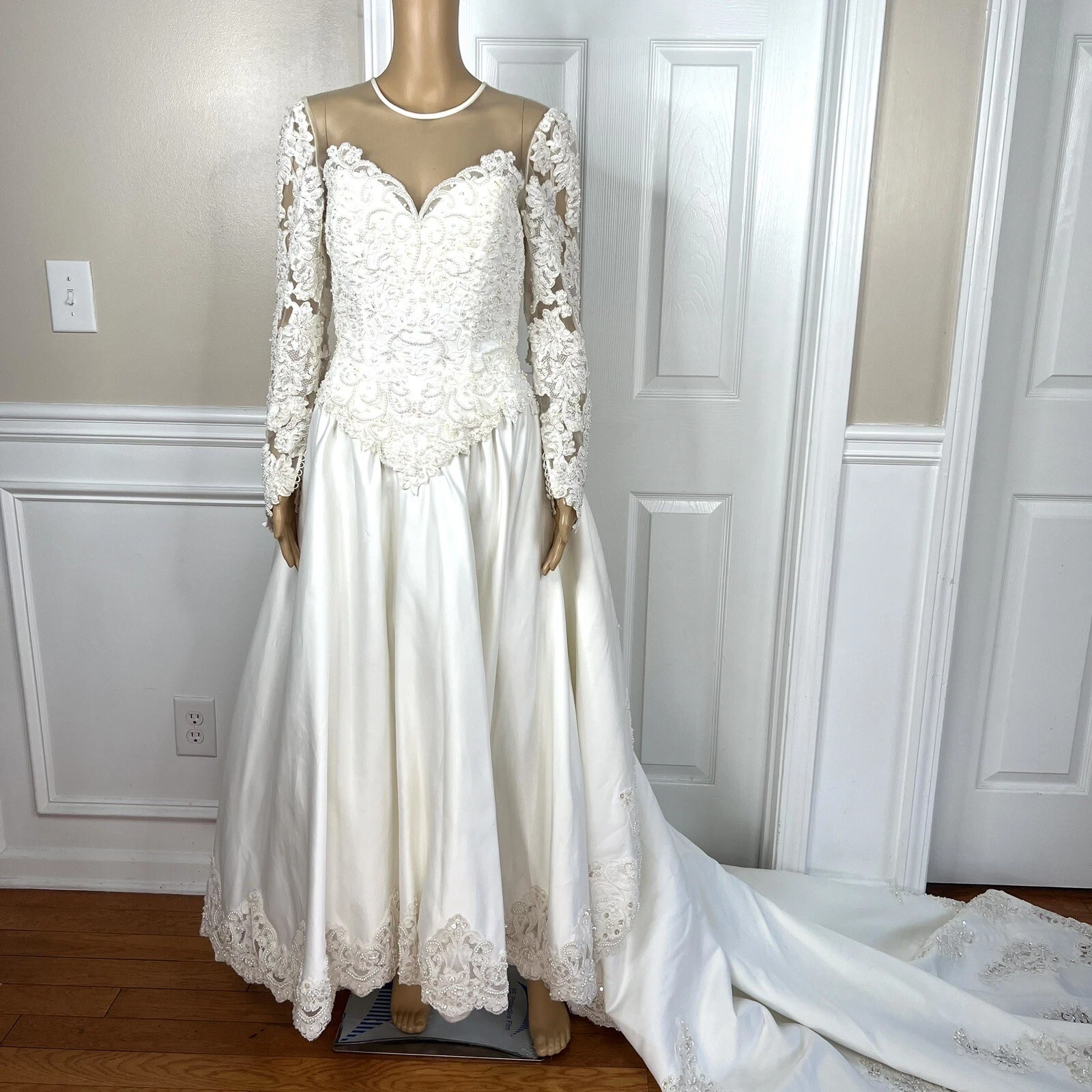OFF WHITE Abito da sposa tromba tromba Oleg Cassini bianco corpetto con perline a maniche lunghe taglia 8