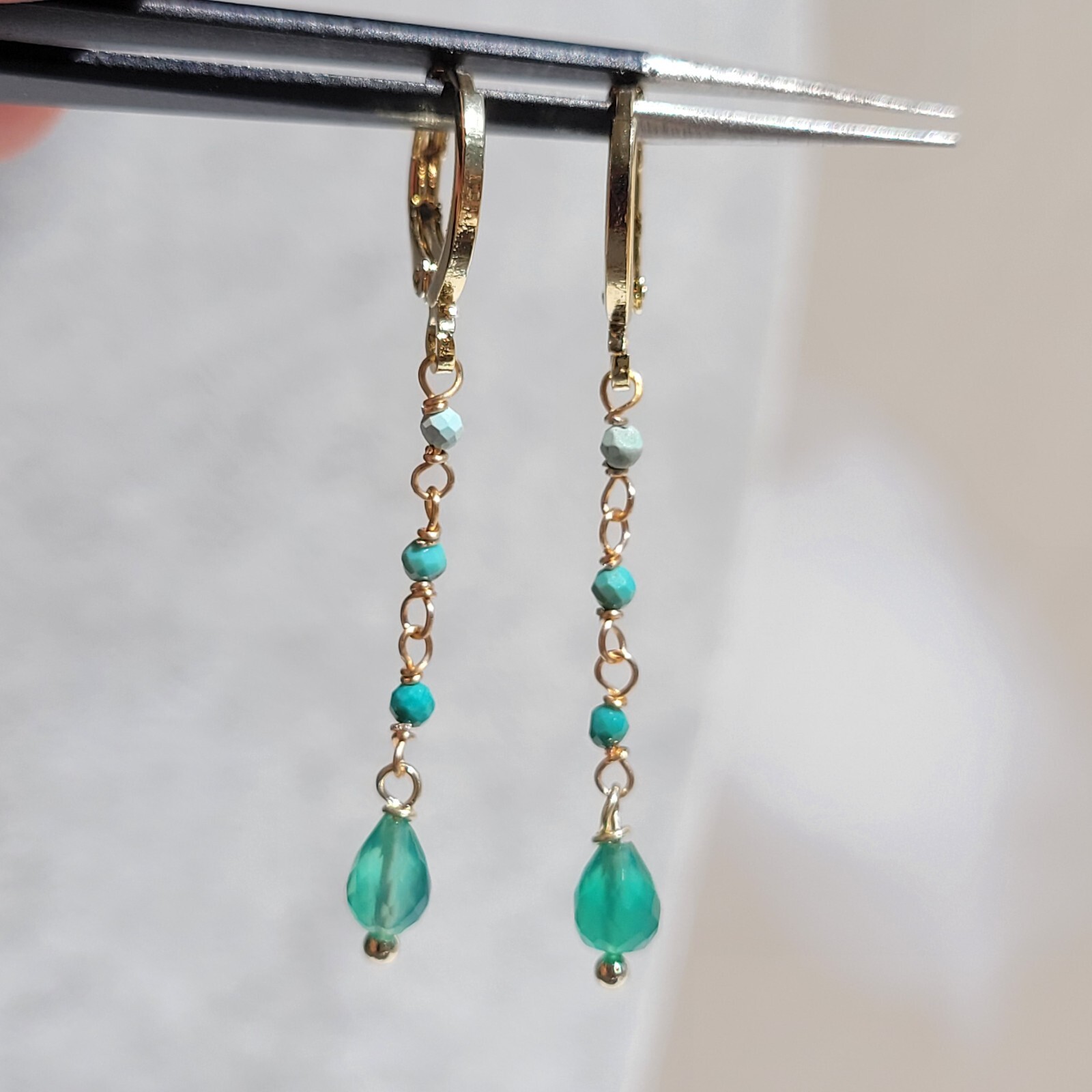 Boucles d'oreilles turquoise d'Arizona, un éclat de ciel bleu en plaqué or