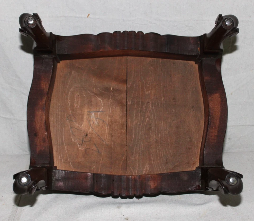 Antiguo reposapiés francés tallado a mano banco punta de aguja tapicería latón cabeza de clavo Foto 4 de 4