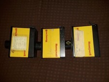 Honeywell FF-SEDGE6G2 TYPE 04 85-000-F SAFETY LASER SCANNER LOT OF 3 AND 1 WORKS