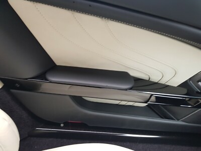 2017 ASTON MARTIN VANTAGE S PASSENGER SIDE INTERIOR DOOR HANDLE WITH ARM REST