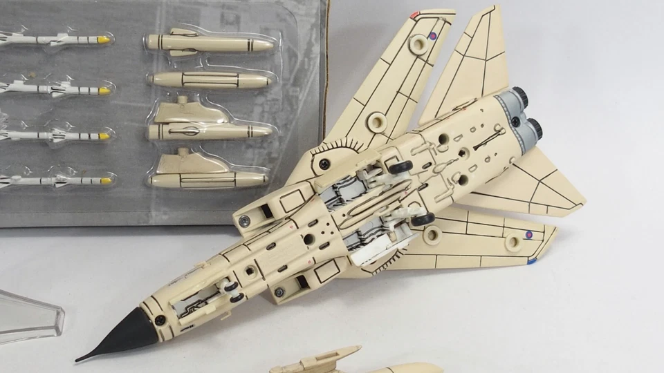 Forces of Valor 1:72 - 80011 UK Panavia Tornado GR.1 Kuwait 1991 Die-Cast - Bild 3 von 4