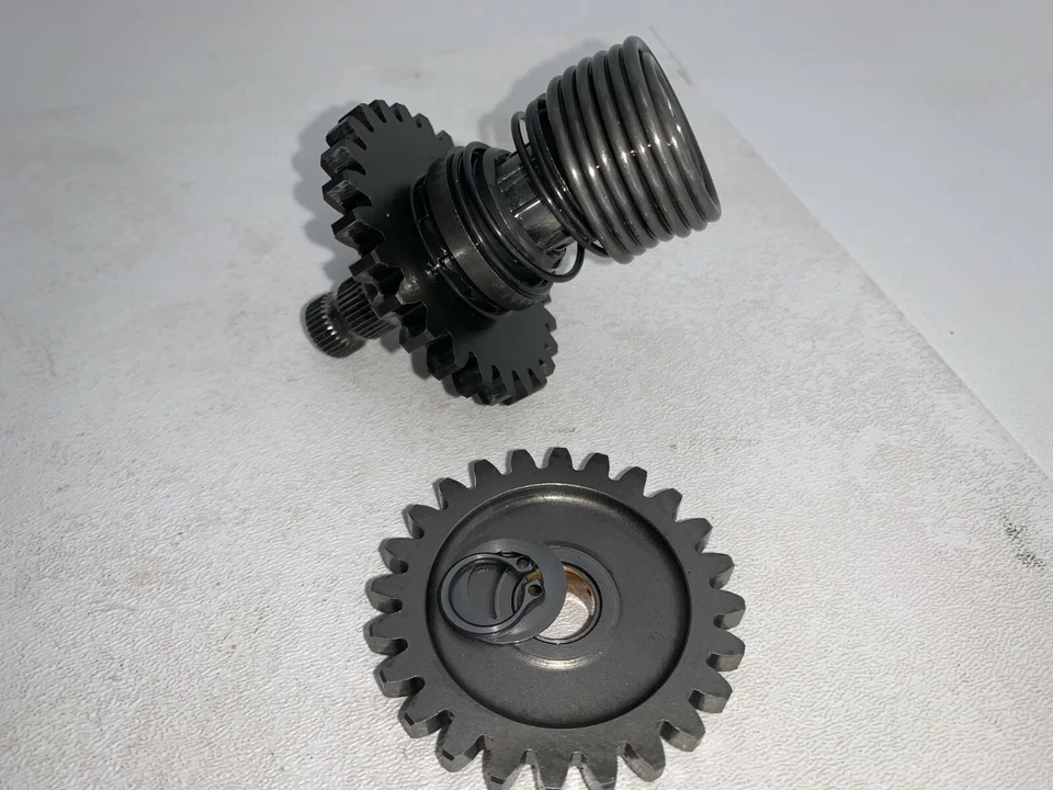 Suzuki RM85 2009 86-09 usado eje de arranque engranaje de husillo Foto 2 de 4