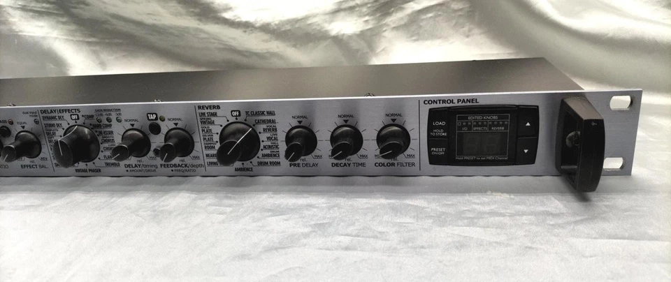 tc electronic M350 Vocal Reverb Effect Dual-engine Digital Processor - Image 3 of 4