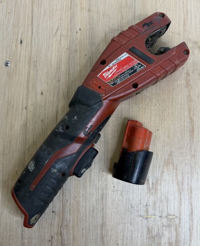 MILWAUKEE 2471-20 M12 12V CORDLESS COPPER TUBING CUTTER TOOL & BATTERY WORKS