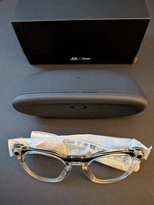 Oakley Meta HSTN Sunglasses with Meta AI Clear Frame Clear/Gray Transition Lens