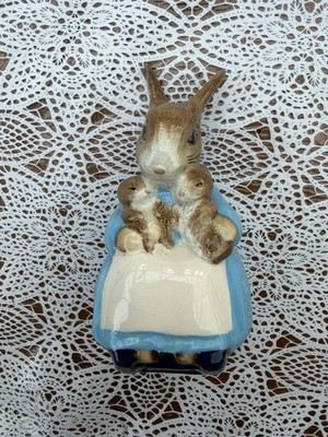 BEATRIX POTTER ROYAL ALBERT VINTAGE MRS.RABBIT & BUNNIES - 1989- TOP ZUSTAND
