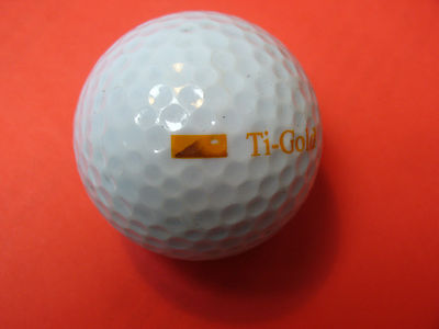 Golfball mit Logo - PYRAMIDE Ti Gold - Golf Logoball Talismann Andenken Geschenk