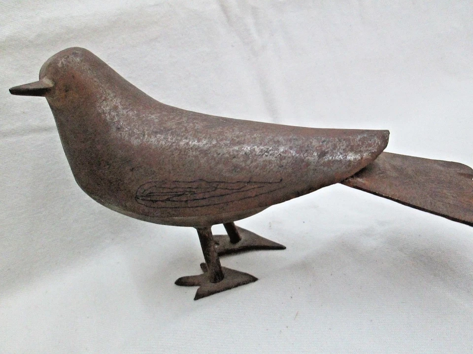 ANTIGUA ESTATUA PALOMA DE HIERRO ORIENTE MEDIO DISEÑOS DE PLATA INCRUSTADOS SIGLO XVIII Foto 2 de 4