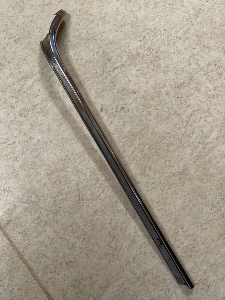 GENUINO TRIUMPH 803371 Cromo Techo Trasero Moldura, LH Trasero Herald 948 Sedán Foto 4 de 4