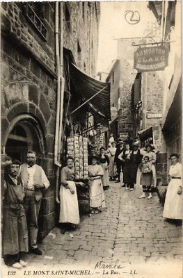 CPA AK Le Mont St-MICHEL - La Rue (633311)
