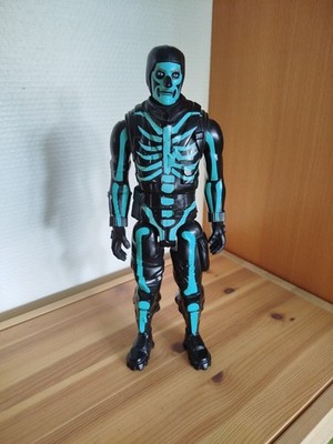 Jazwares Fortnite Skull Trooper Epic Games Actionfigur 2019 - Grün - 28cm