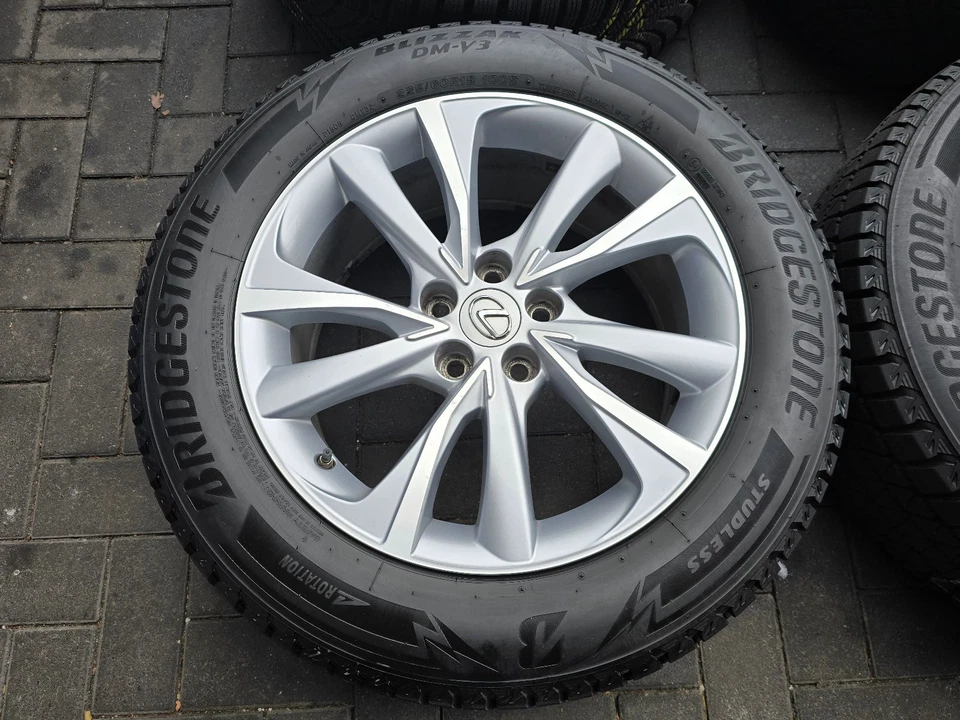 Lexus NX I 18 Zoll Original Alu Winterräder 225/60 R18 PZ406-X3670 - Bild 2 von 4