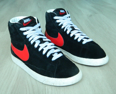 Nike Blazer Vintage Mid GS Sneaker Schwarz Wildleder & Rot Größe 4 / 36,5
