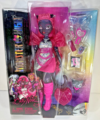 Monster High Catty Noir Fashion Doll with Pet Cat Amulette and Accessories