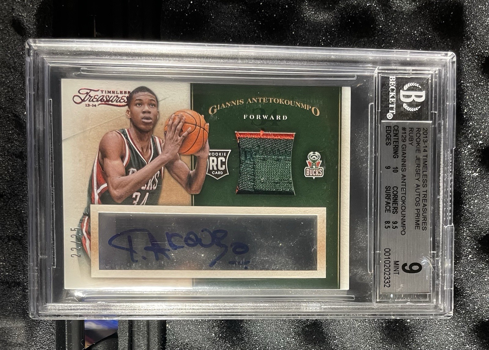 2013 Timeless Treasures Rookie Patch Auto RPA /25 RC GIANNIS ANTETOKOUNMPO BGS 9