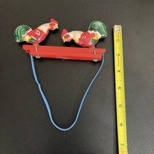 Vintage 60  s Handle Metal Tin Toy Feeding Pecking Chicken Roosters Red Manual T1