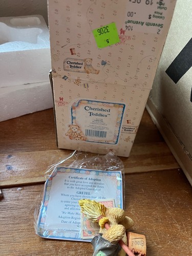 Lot of Cherished Teddies Bessie SOME BUNNY LOVES YOU & Gretel WITCH Holiday Resi - Picture 16 of 20