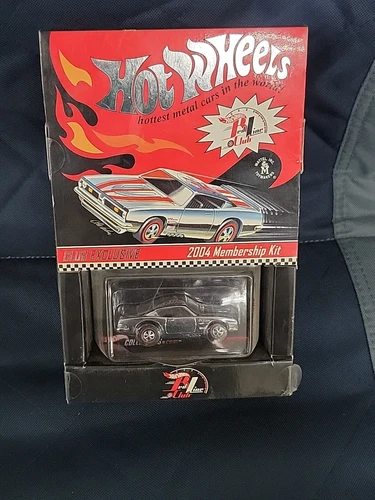 HW RLC Membership Kit from 2004 Club  Barracuda Redline Blue Stripe # 4161/7000