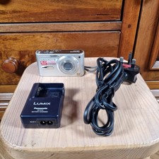 Panasonic LUMIX DMC-FX3 6.0MP Compact Digital Camera Silver 