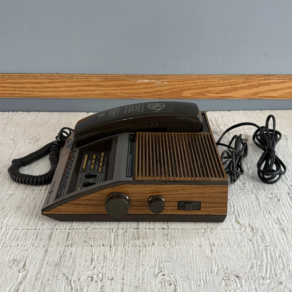 Radio Reloj Despertador FM/AM General Electric Vintage Modelo 7-4722 Funcionando Foto 2 de 4