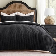 Evergrace Luxury Velvet Quilt Bedding Set Full Queen Size 3 Pieces Pillow Shams