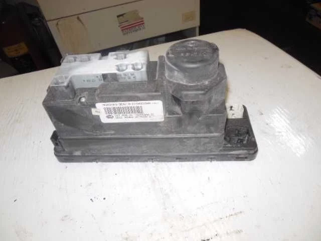 Bomba de vacío cierre centralizado 1999 00 Mercedes Benz C280 2108001848 Foto 2 de 3