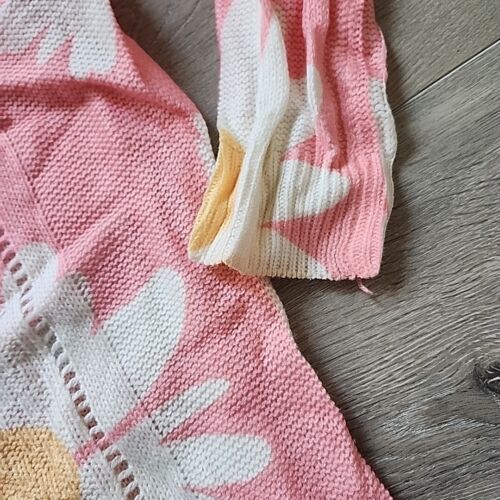 Davi Dani Sweater M Pink White Yellow Daisy Floral Long Sleeve Knit Pullover - Picture 4 of 7