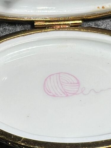 Limoges France Porcelain Hand Painted White Cat Trinket Box - Picture 7 of 9
