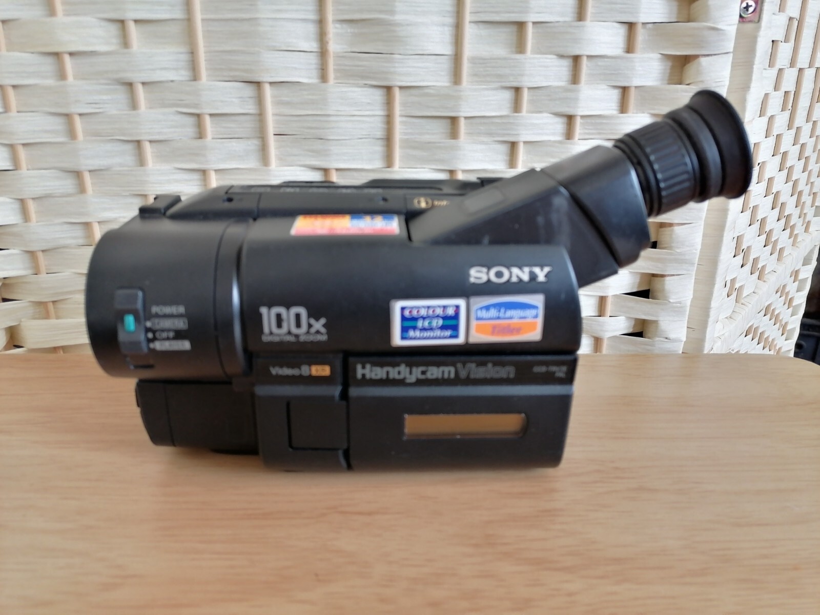 Sony Handycam Vision CCDTRV3E Video Camera Recorder DOES NOT HOLD
